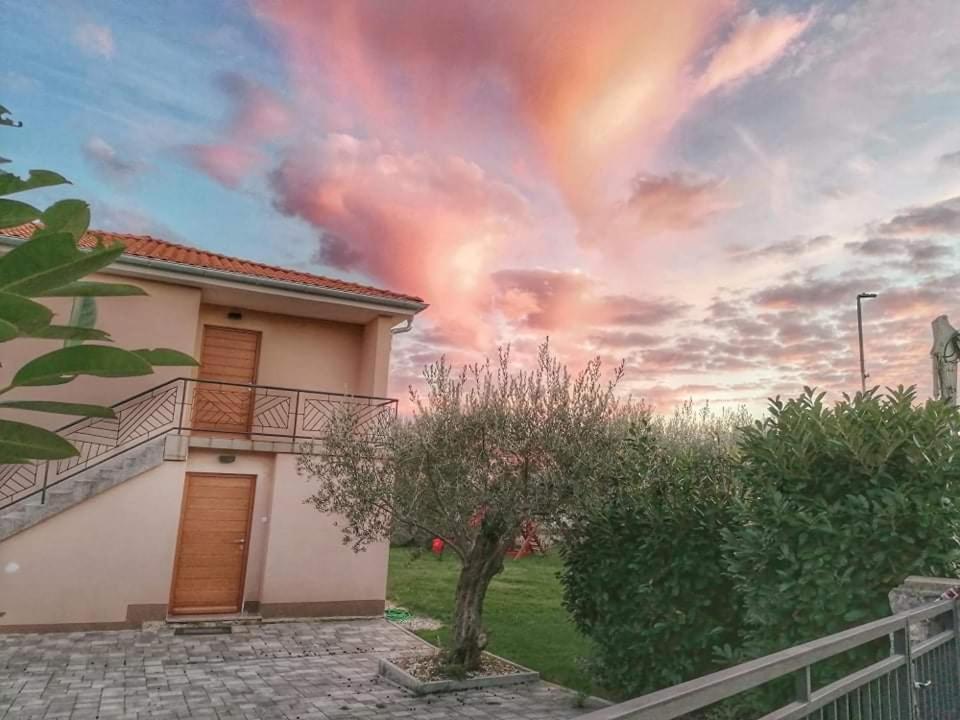 Apartman Maslina Кърк Екстериор снимка