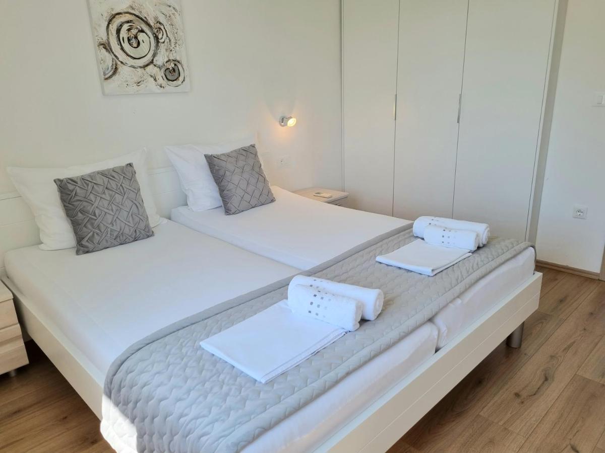 Apartman Maslina Кърк Екстериор снимка