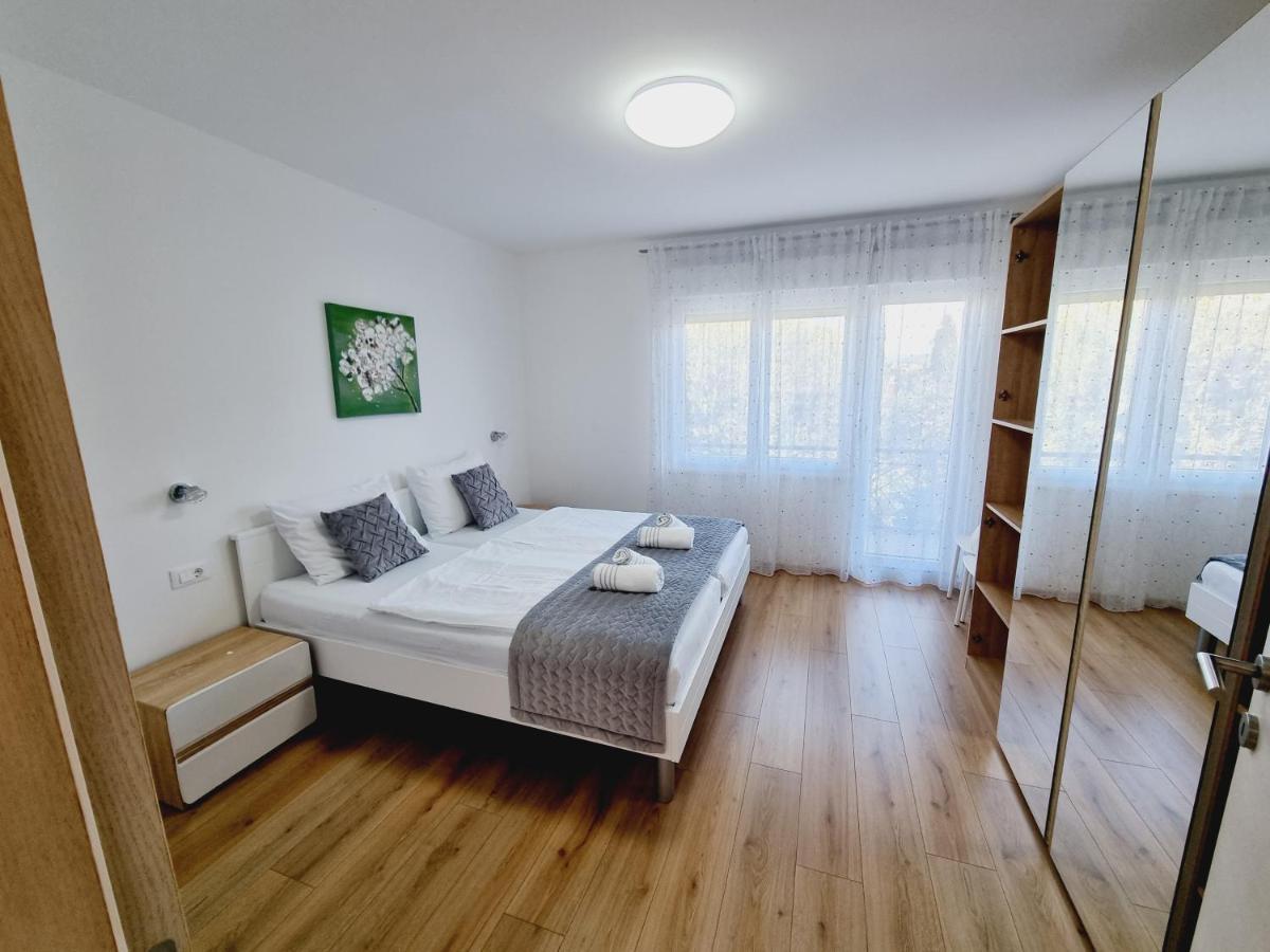 Apartman Maslina Кърк Екстериор снимка