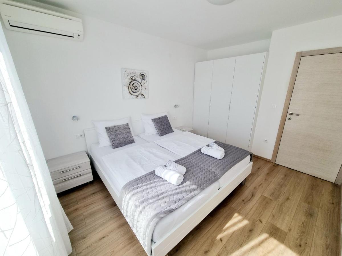 Apartman Maslina Кърк Екстериор снимка