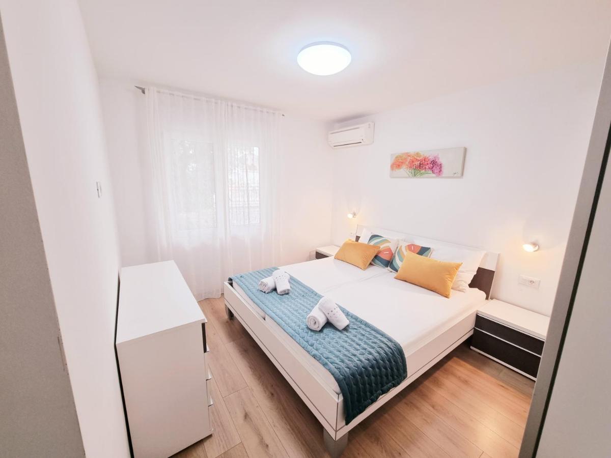Apartman Maslina Кърк Екстериор снимка