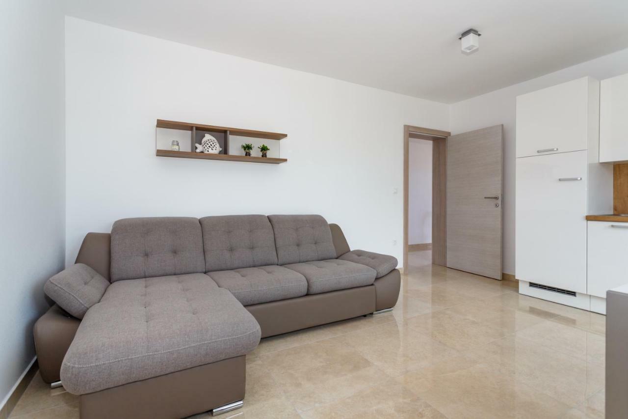 Apartman Maslina Кърк Екстериор снимка