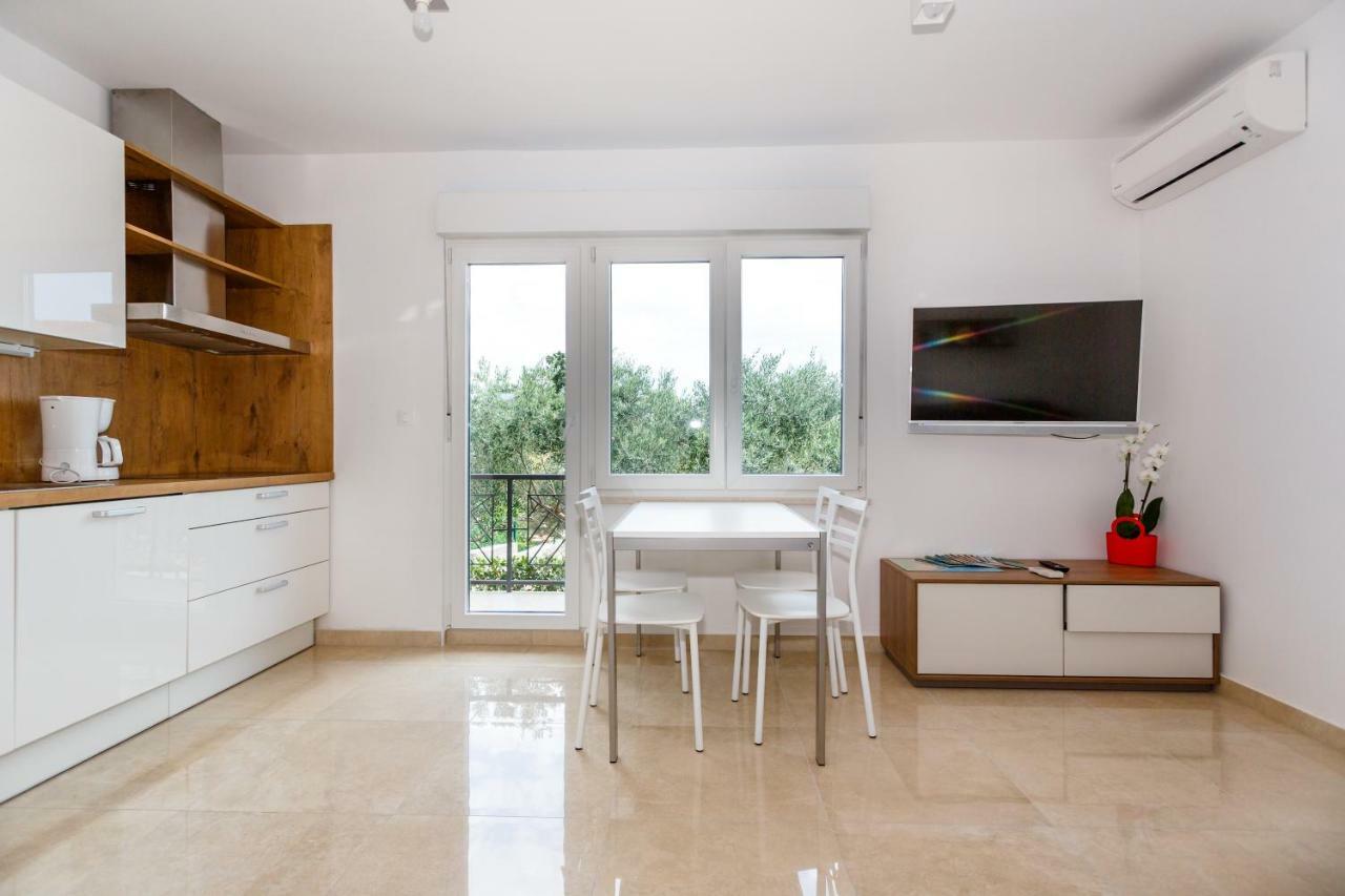 Apartman Maslina Кърк Екстериор снимка