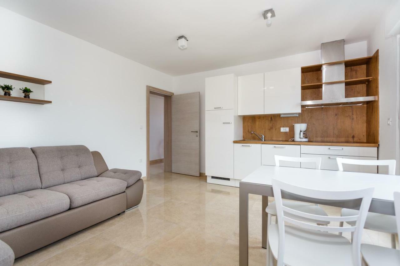 Apartman Maslina Кърк Екстериор снимка